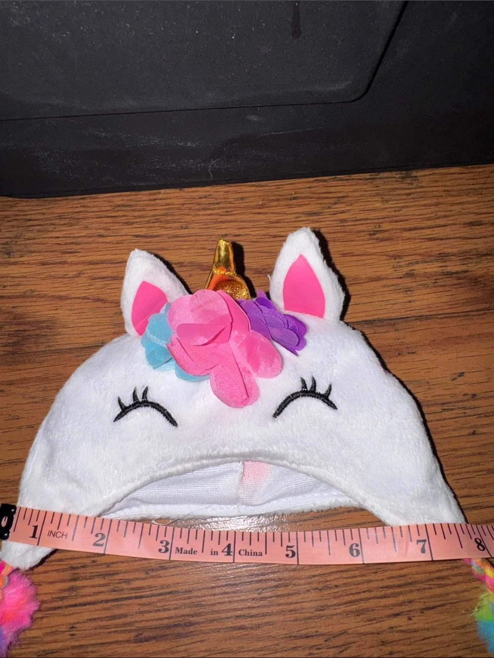 Kids White Unicorn Hat with Rainbow Accents 44.T1